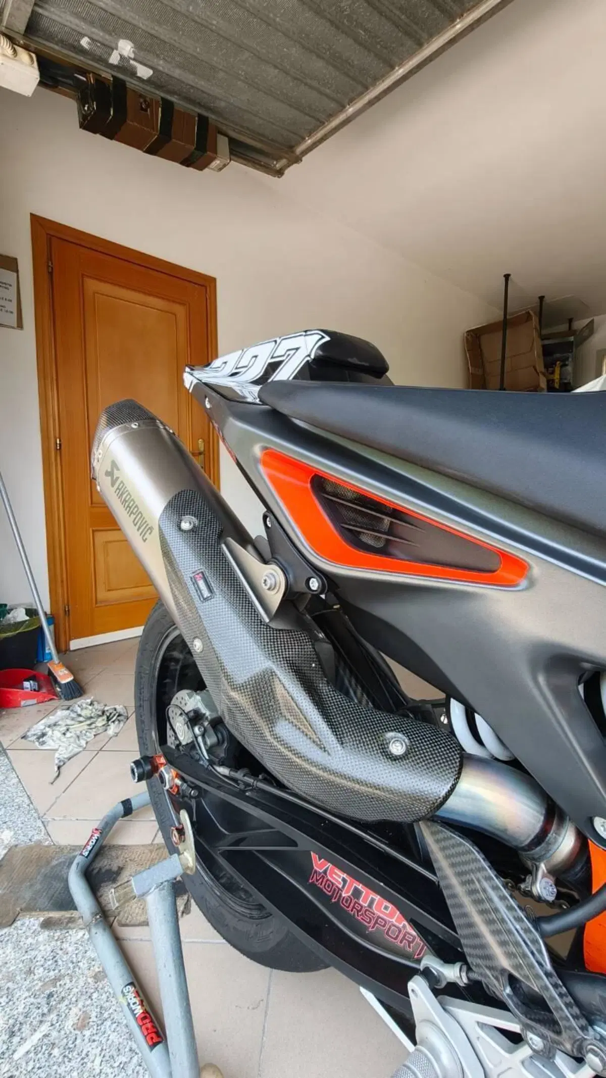 KTM 890 Duke R (2020) (6)
