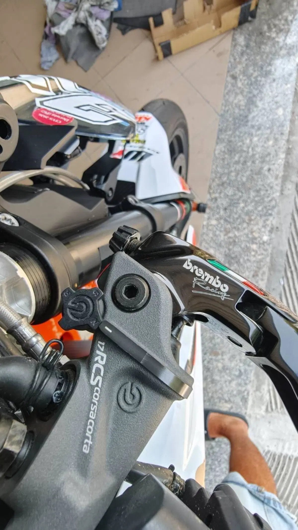 KTM 890 Duke R (2020) (7)