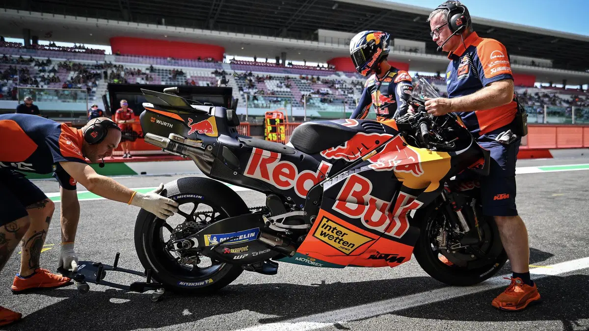 MotoGP 2026. KTM ottiene il via libera per la revisione dei motori delle RC16: "Attueremo le misure correttive il pi&ugrave; rapidamente possibile"