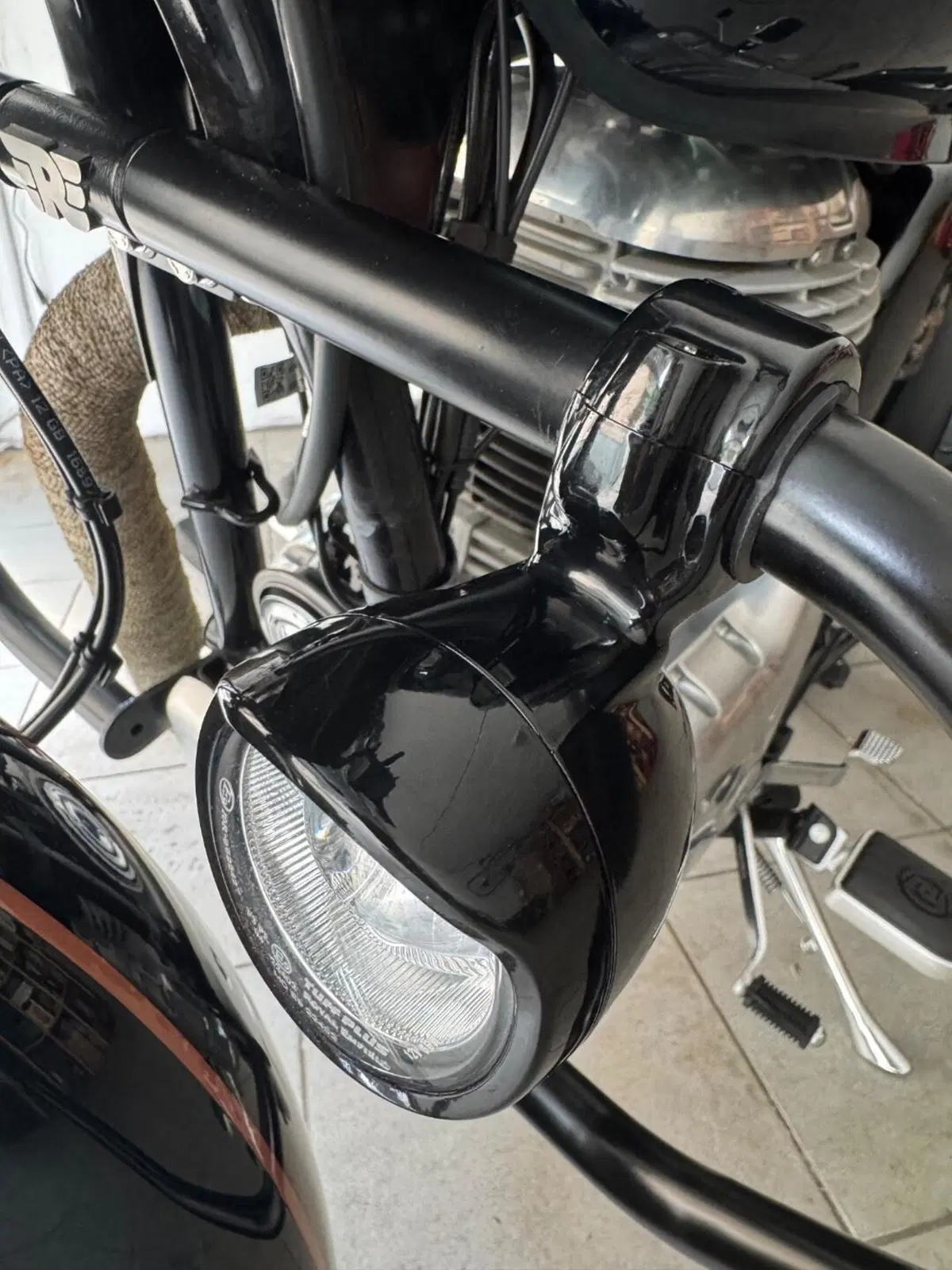 Royal Enfield Classic 350 (2021 - 26) (12)