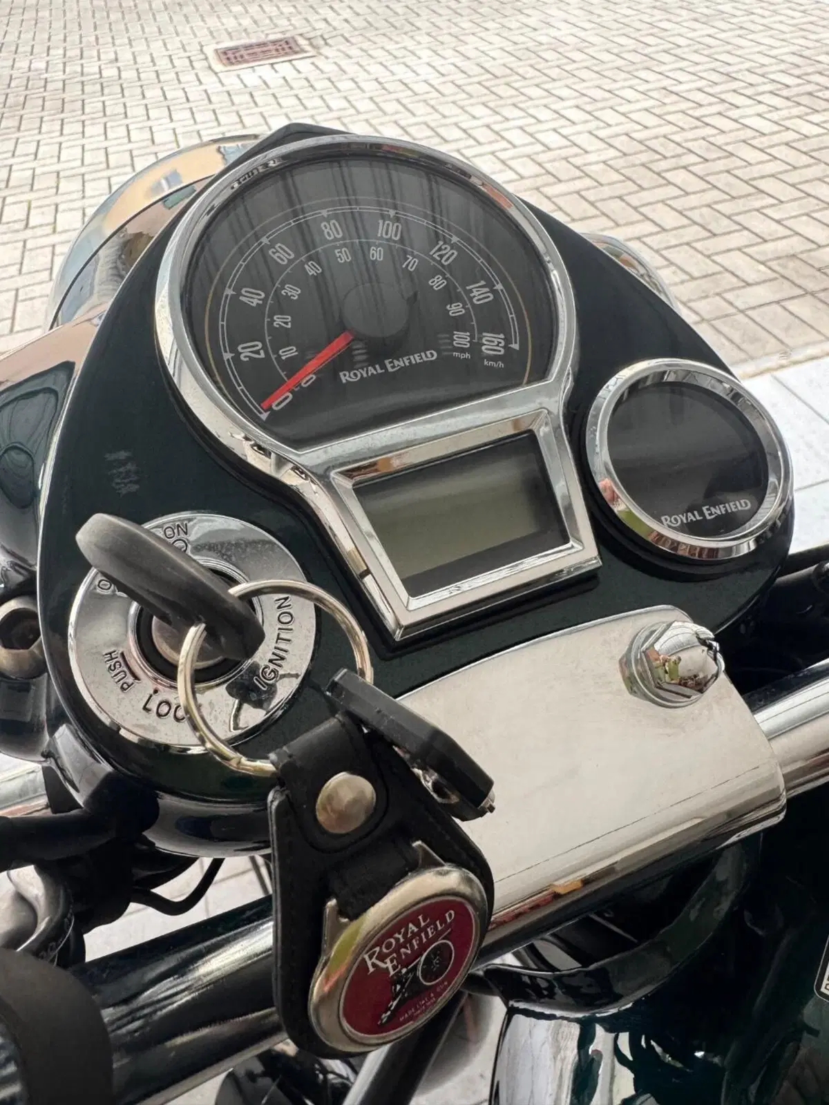 Royal Enfield Classic 350 (2021 - 26) (14)