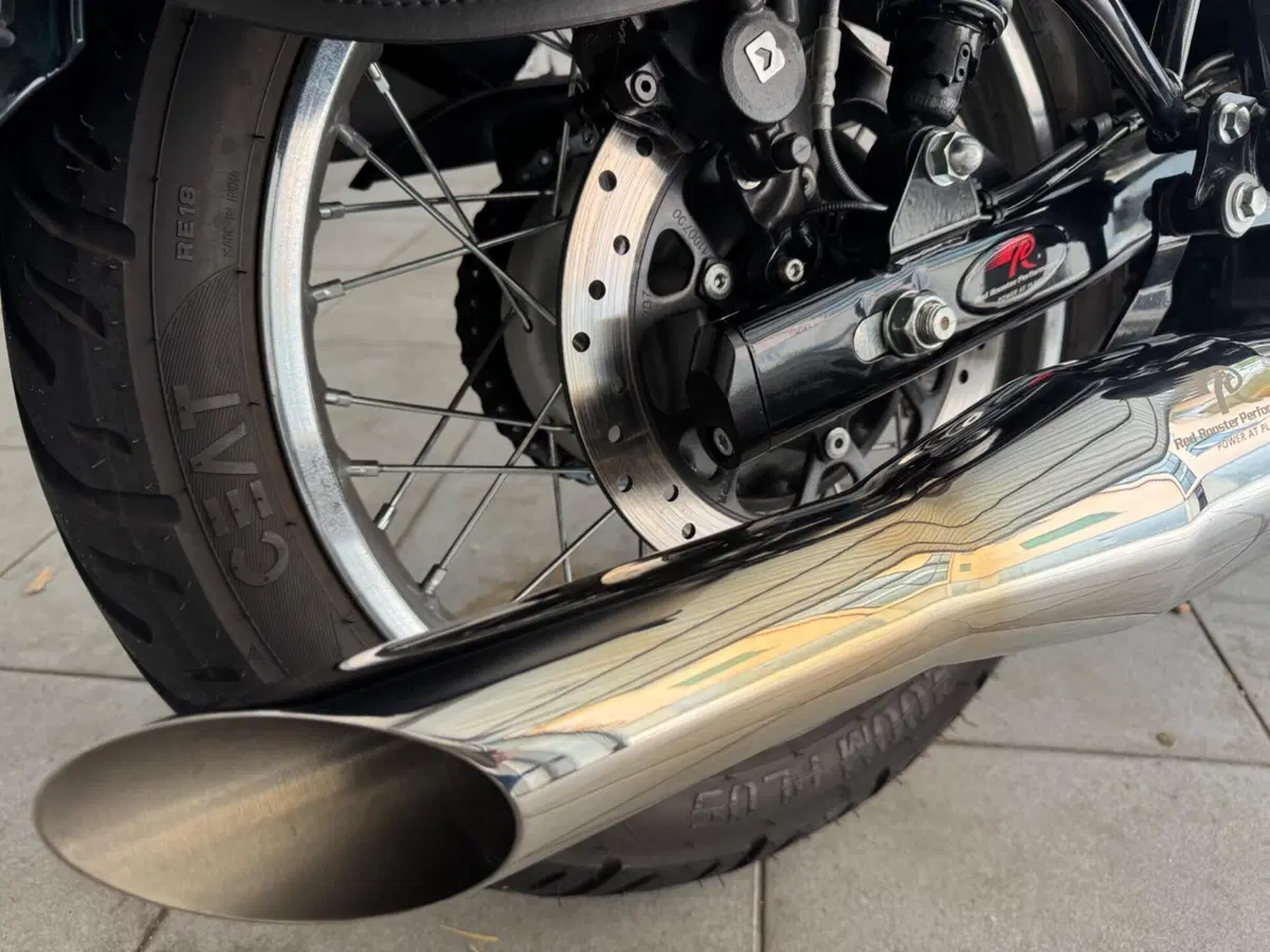 Royal Enfield Classic 350 (2021 - 26) (18)