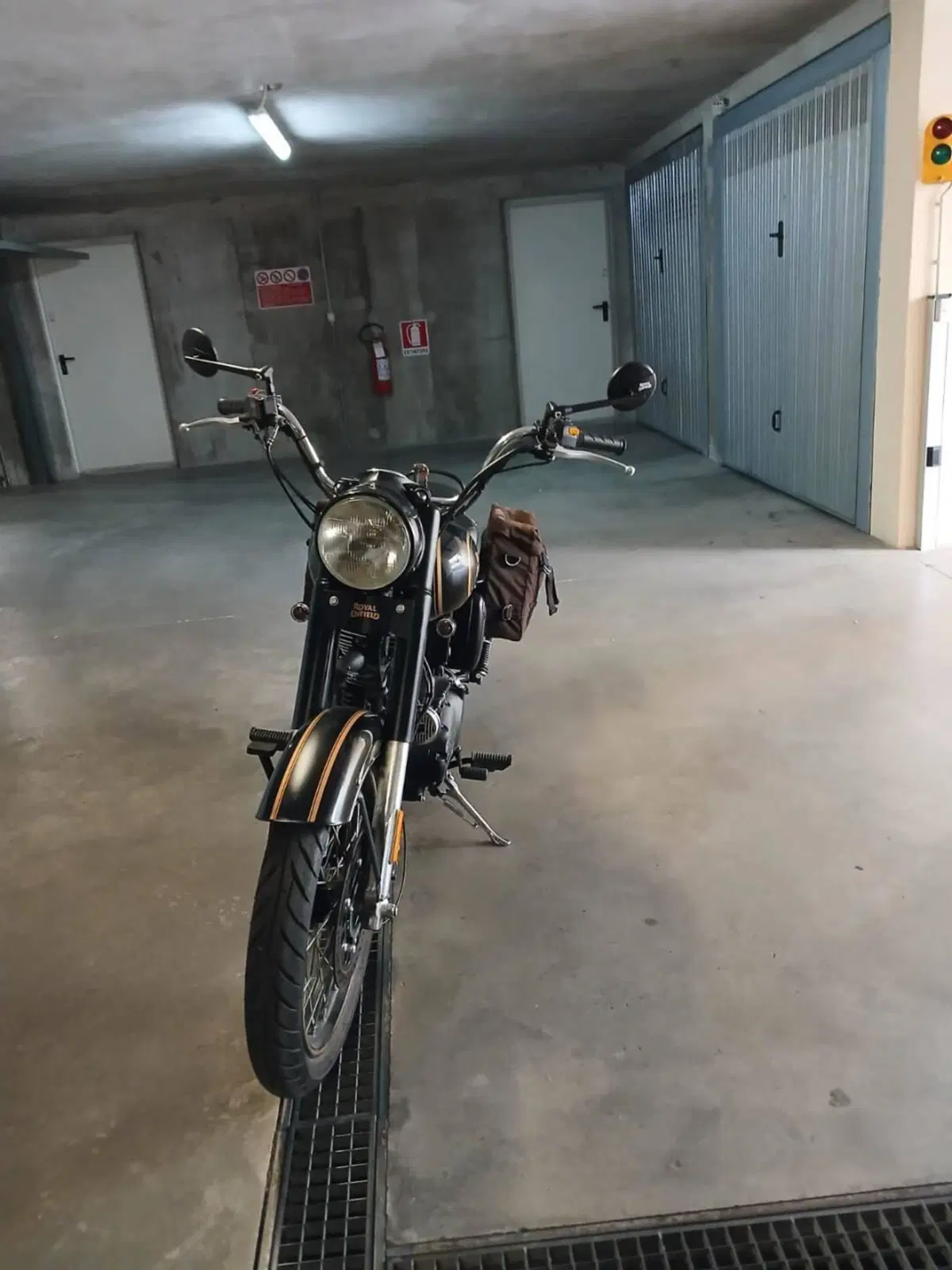 Royal Enfield Bullet 500 EFI STD - Entry Level (2017 - 20) (3)