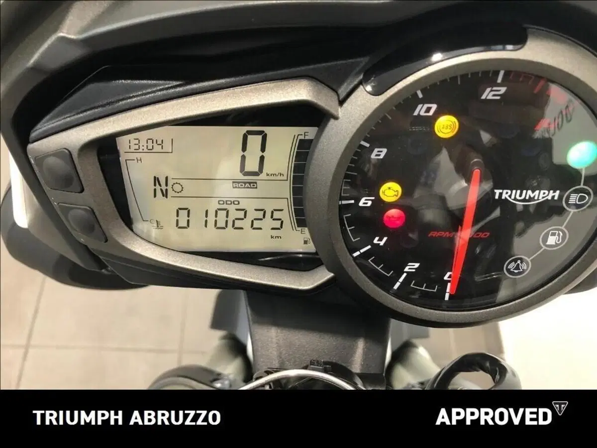 Triumph Street Triple S (2020 - 23) (4)