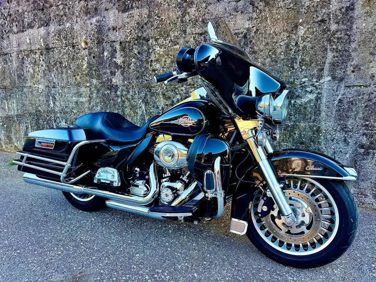 Harley-Davidson 1690 Electra Glide Classic (2010 - 12) - FLHTC (2)