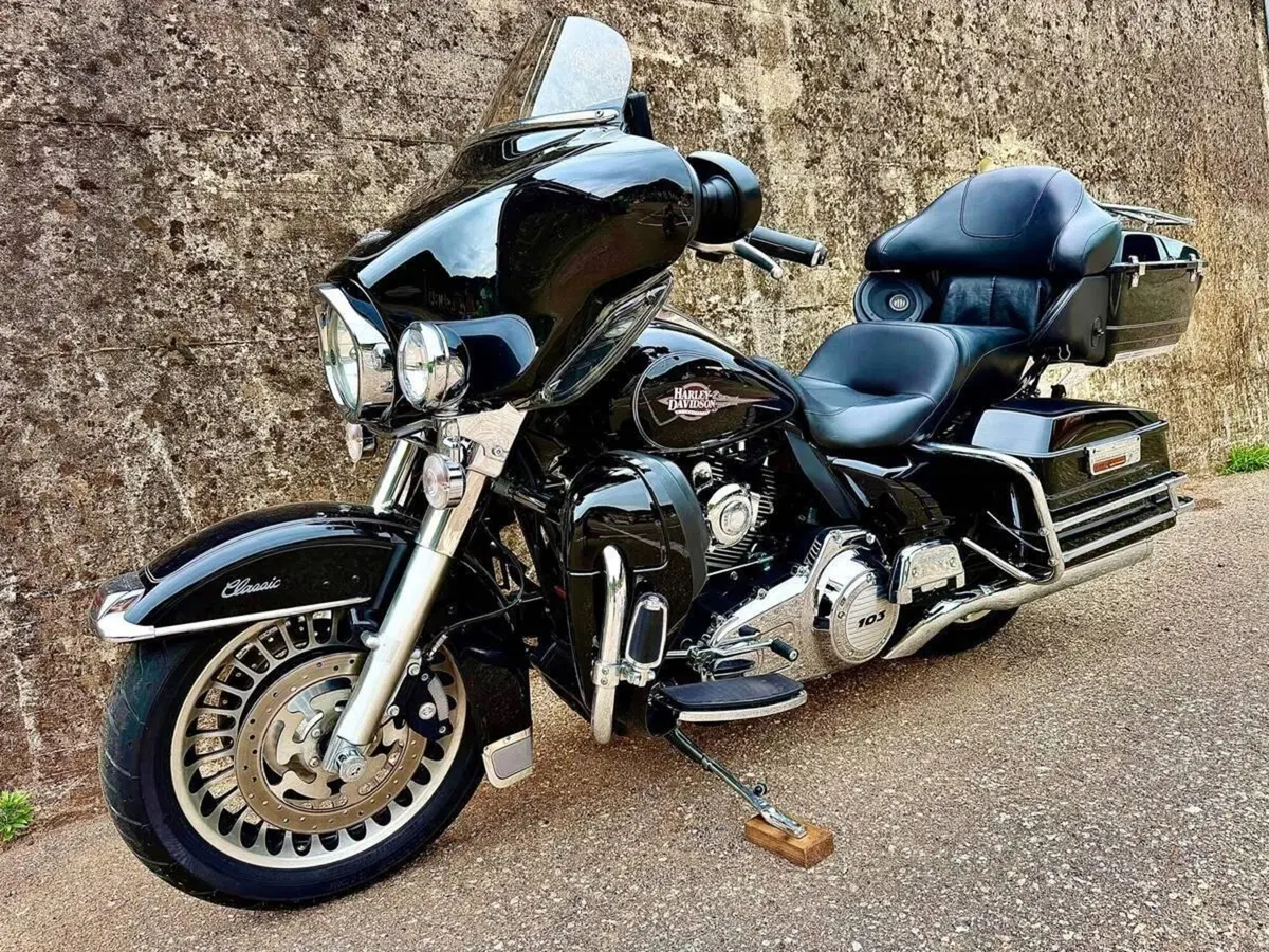 Harley-Davidson 1690 Electra Glide Classic (2010 - 12) - FLHTC (4)