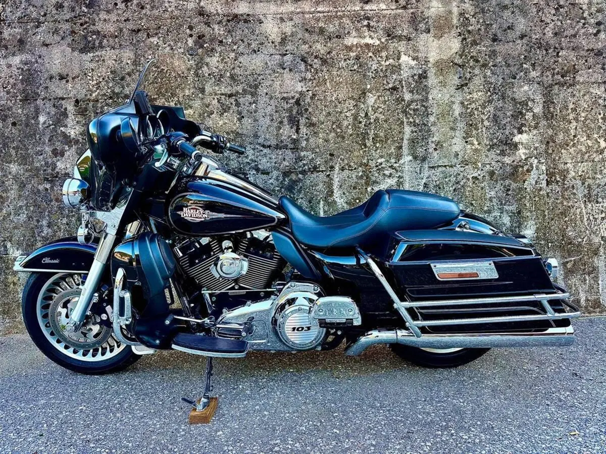 Harley-Davidson 1690 Electra Glide Classic (2010 - 12) - FLHTC (5)