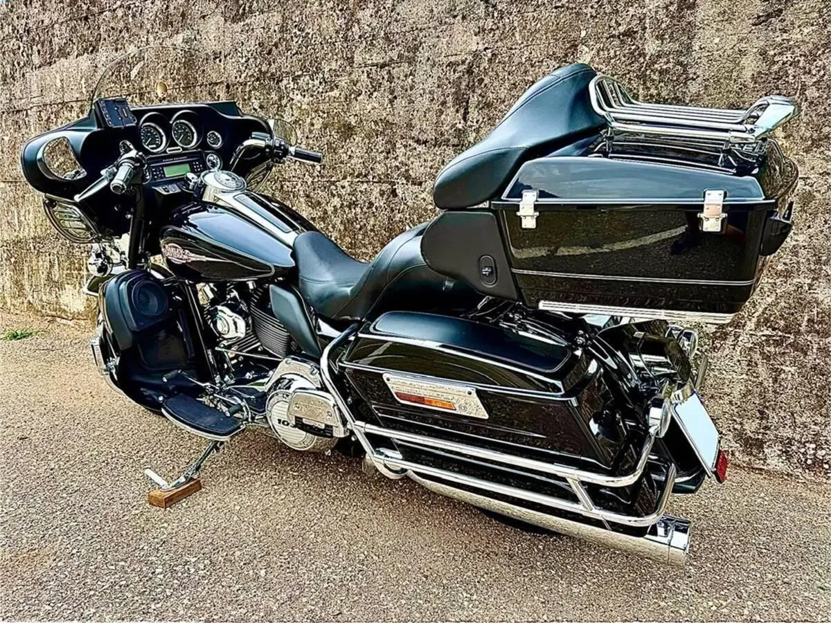 Harley-Davidson 1690 Electra Glide Classic (2010 - 12) - FLHTC (6)