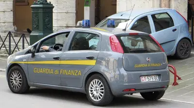 Benzina, cresce non solo il prezzo, aumentano anche le frodi