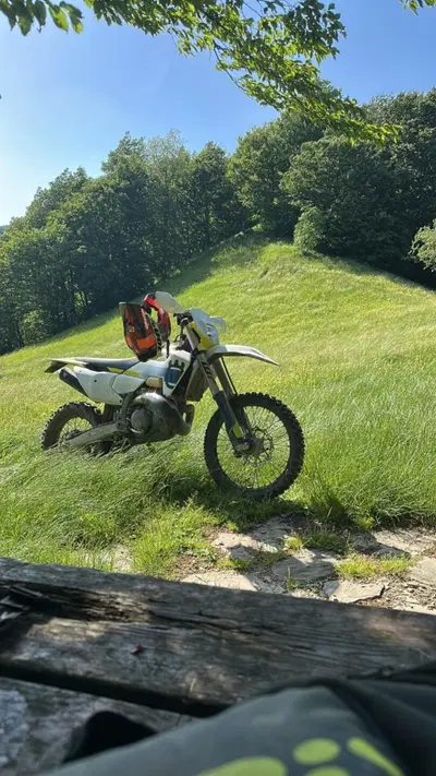 Husqvarna TE 300 (2024) usata