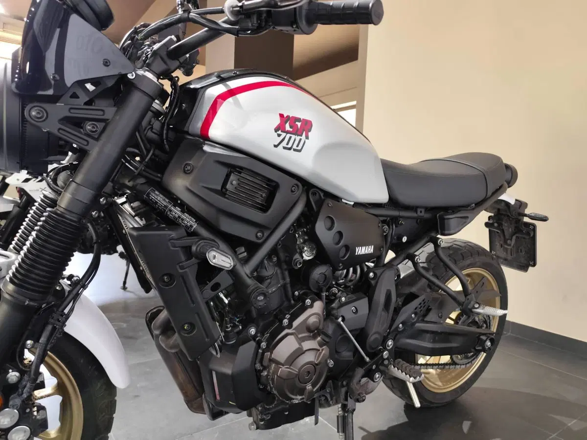 Yamaha XSR 700 XTribute (2022 - 24) (5)