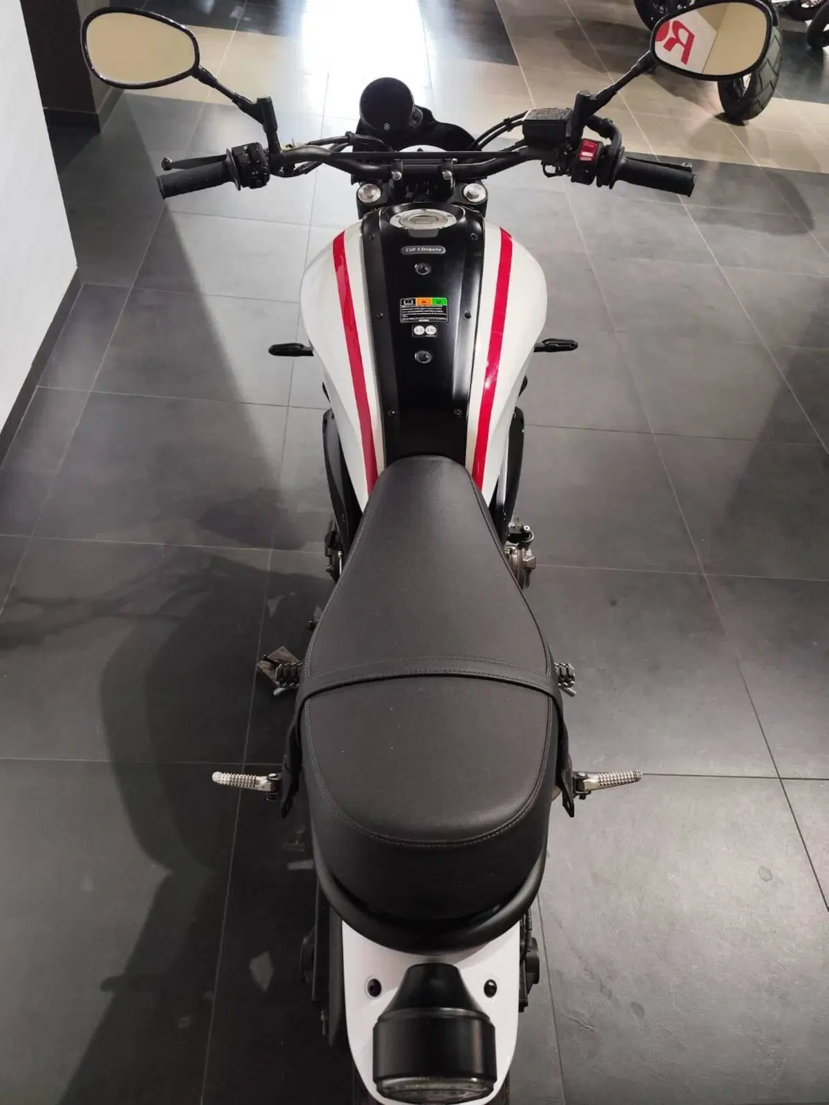 Yamaha XSR 700 XTribute (2022 - 24) (7)