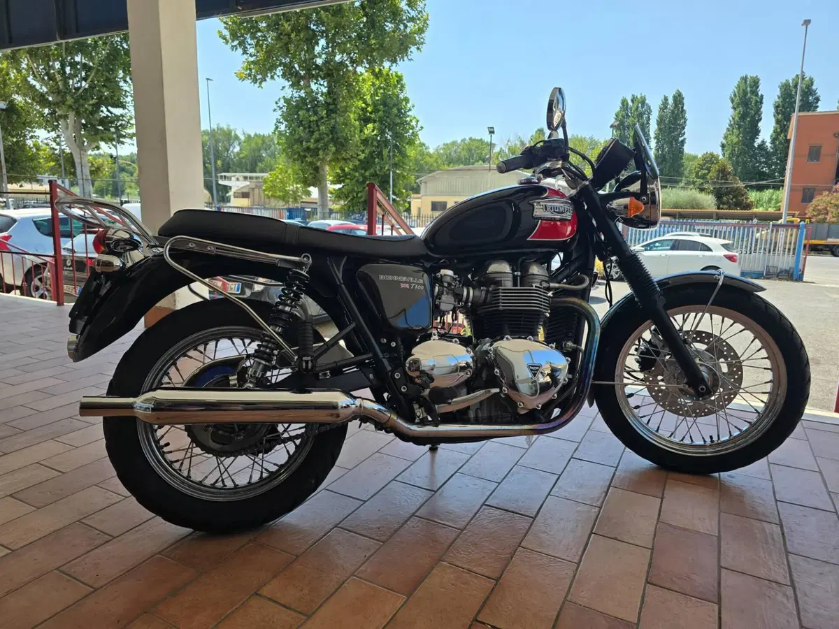 Triumph Bonneville T100 (2001 - 07)