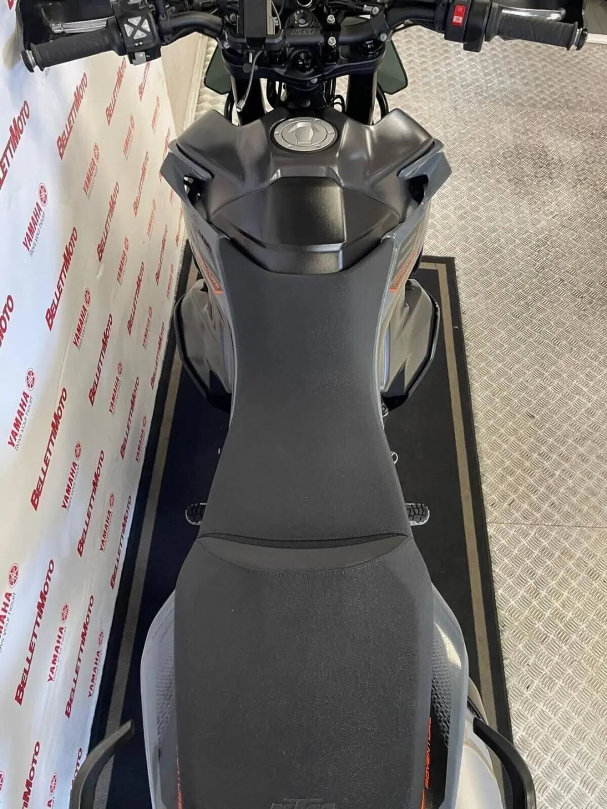 KTM 890 Adventure (2022) (4)