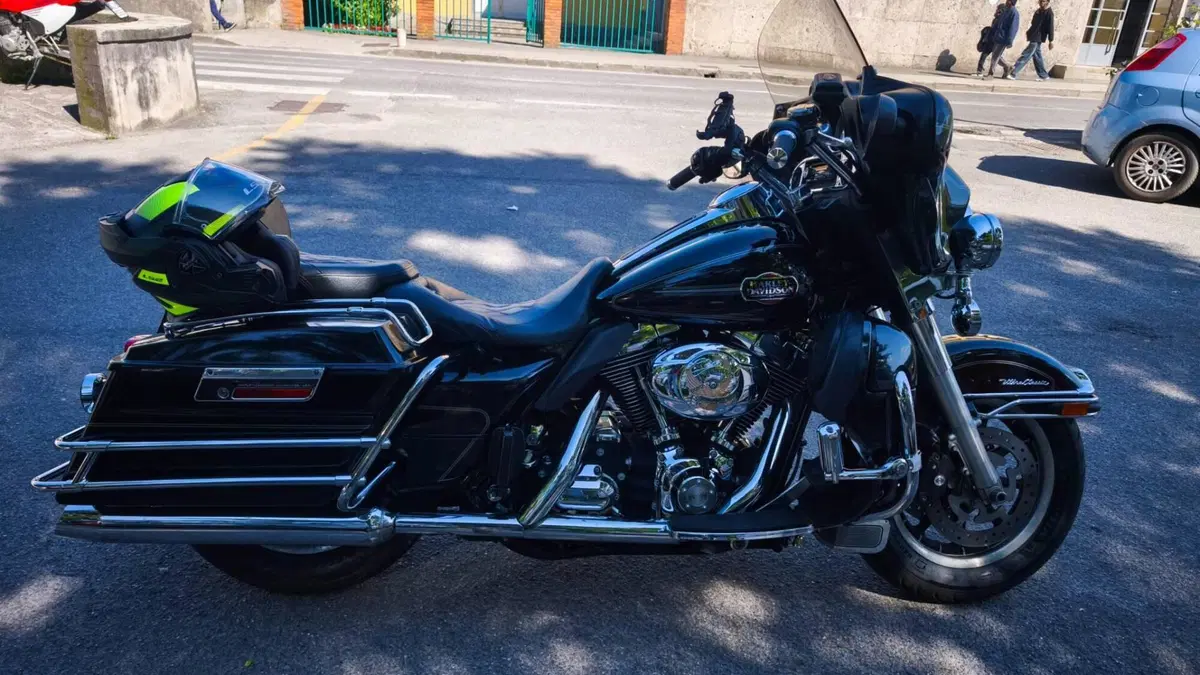 Harley-Davidson 1584 Electra Glide Ultra Classic (2008 - 13) - FLHTCU (3)