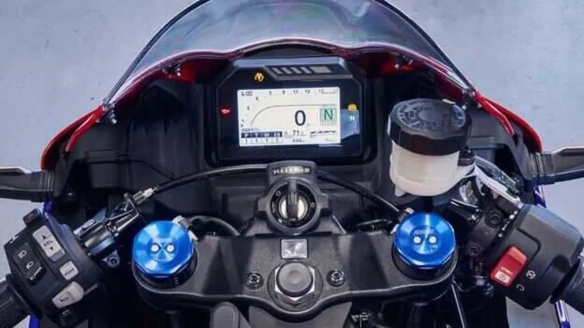 Honda CBR 600 RR (2024 - 26) (4)