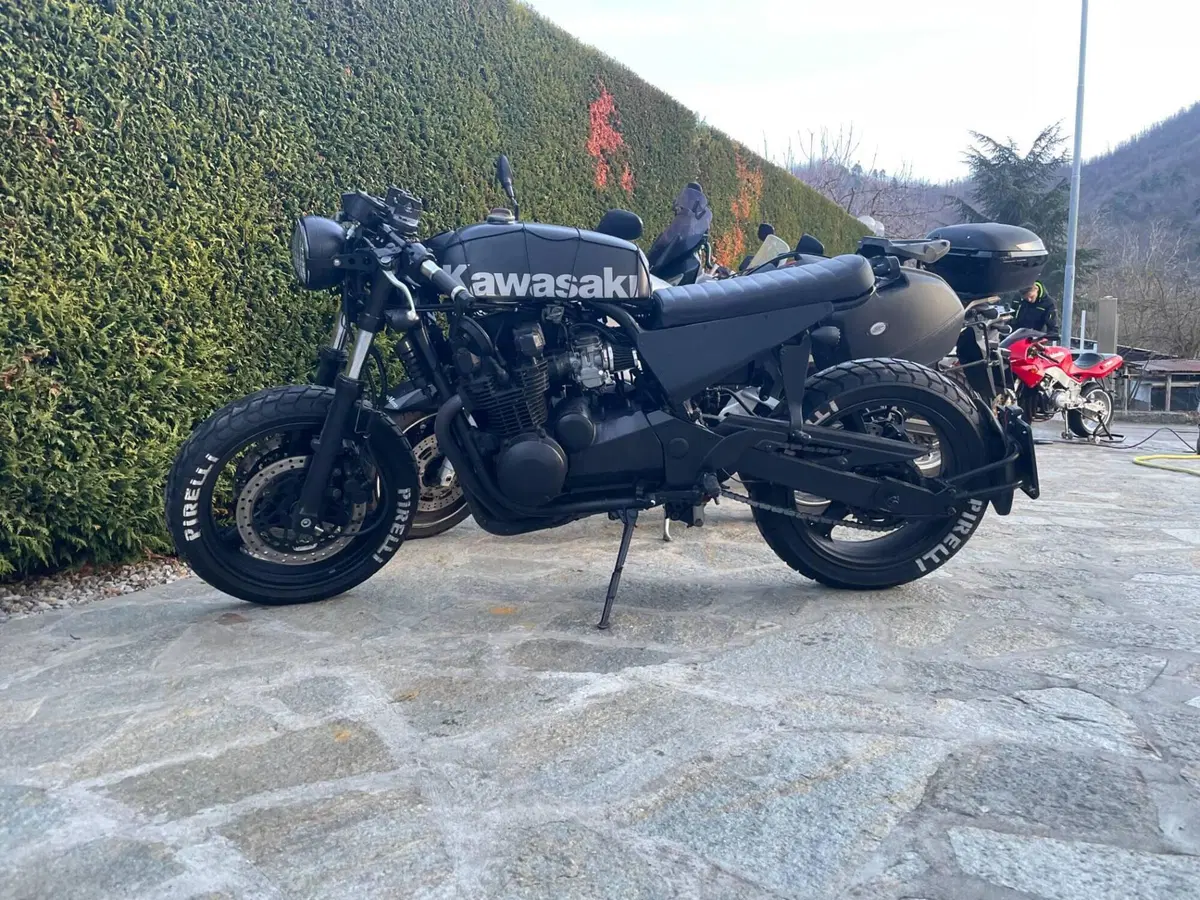 Kawasaki ZR-7 (2001 - 04) (2)