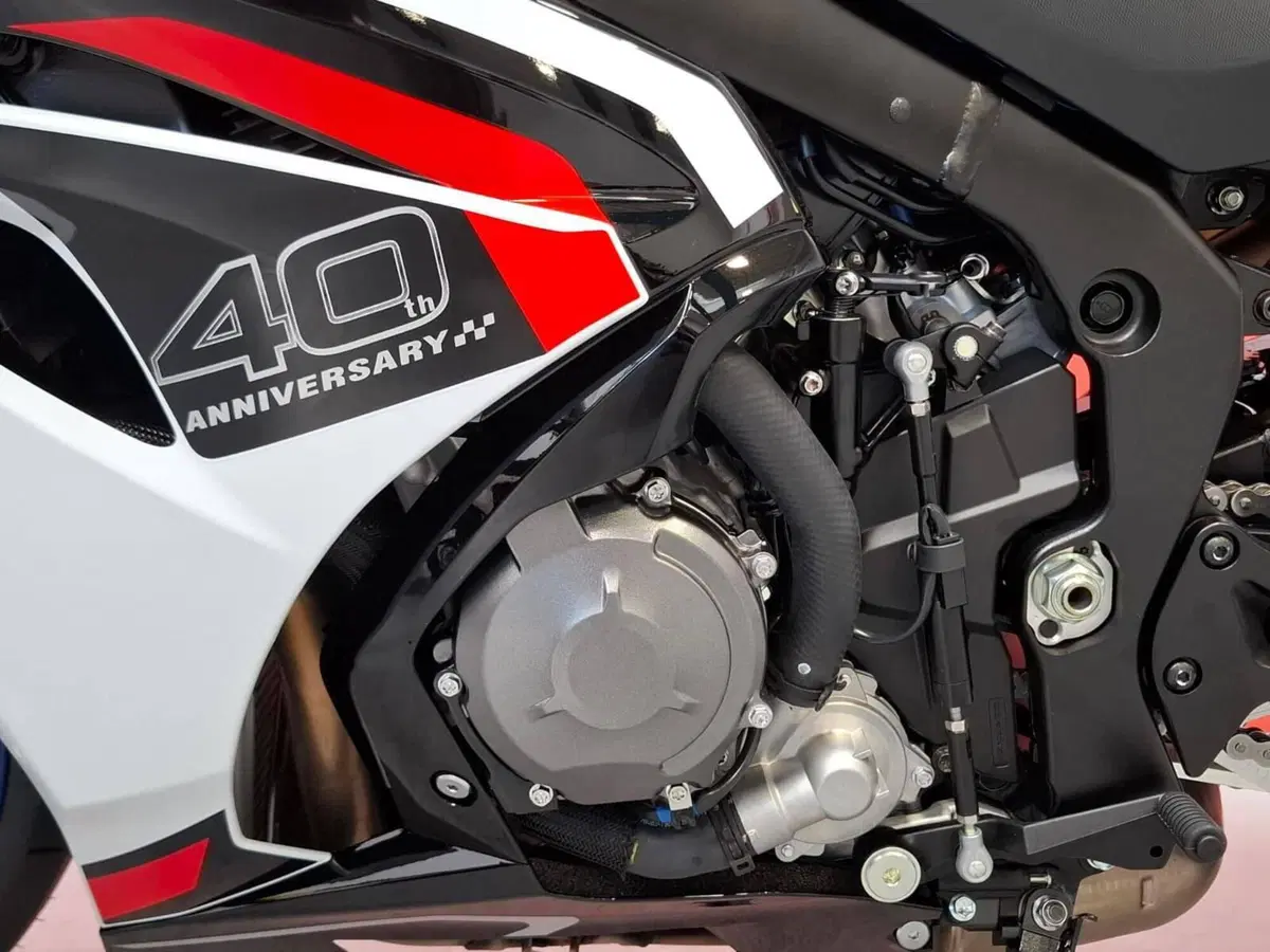 Suzuki GSX-R1000R (2026) (10)