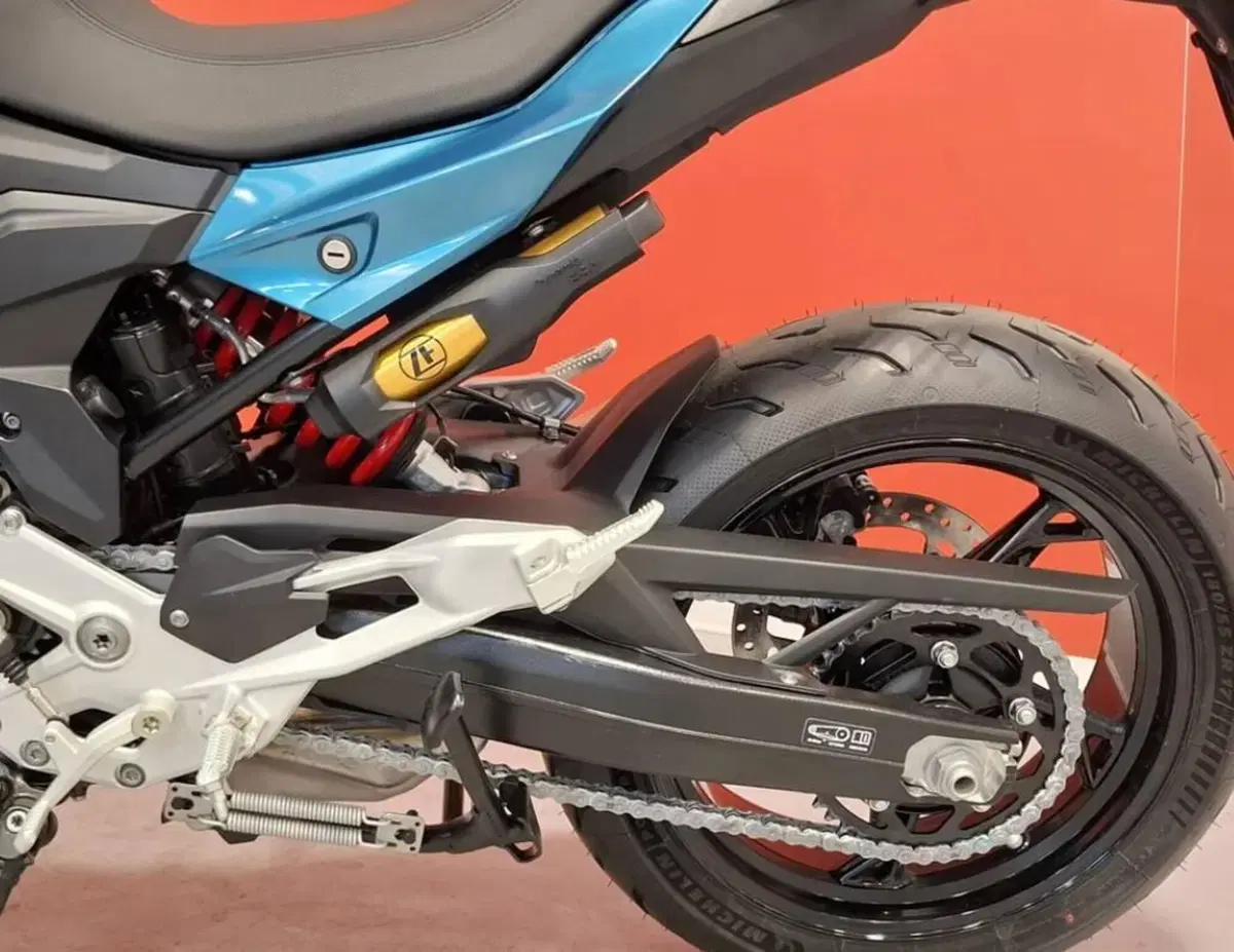 Bmw F 900 R (2021 - 24) (6)