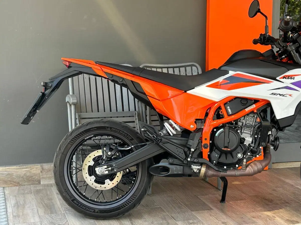 KTM 390 SMC R (2025 - 26) (4)