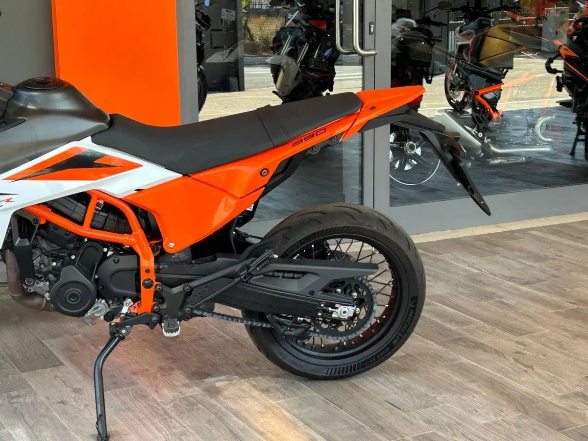 KTM 390 SMC R (2025 - 26) (7)