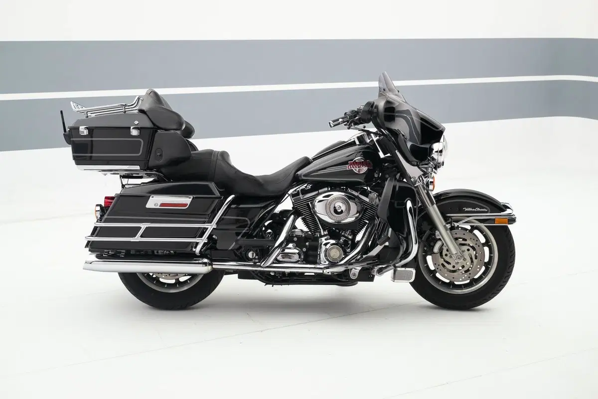 Harley-Davidson 1584 Electra Glide Ultra Classic (2007) - FLHTCU (2)