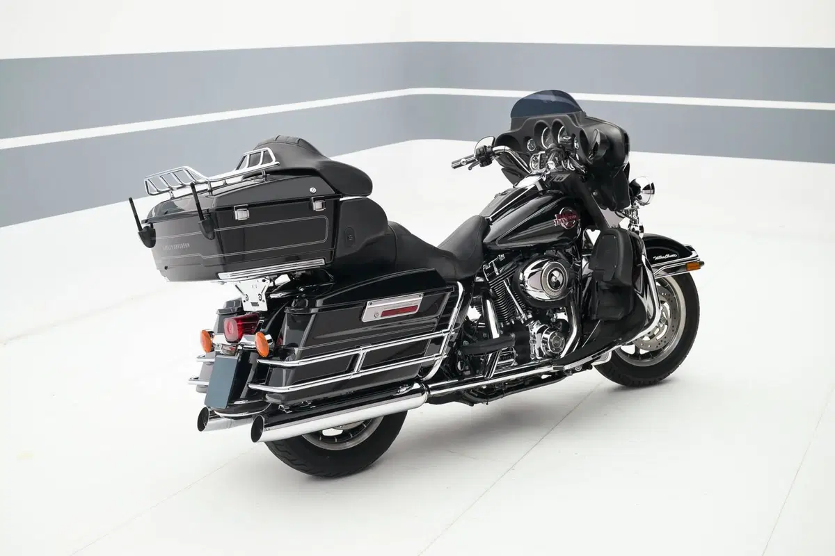 Harley-Davidson 1584 Electra Glide Ultra Classic (2007) - FLHTCU (3)