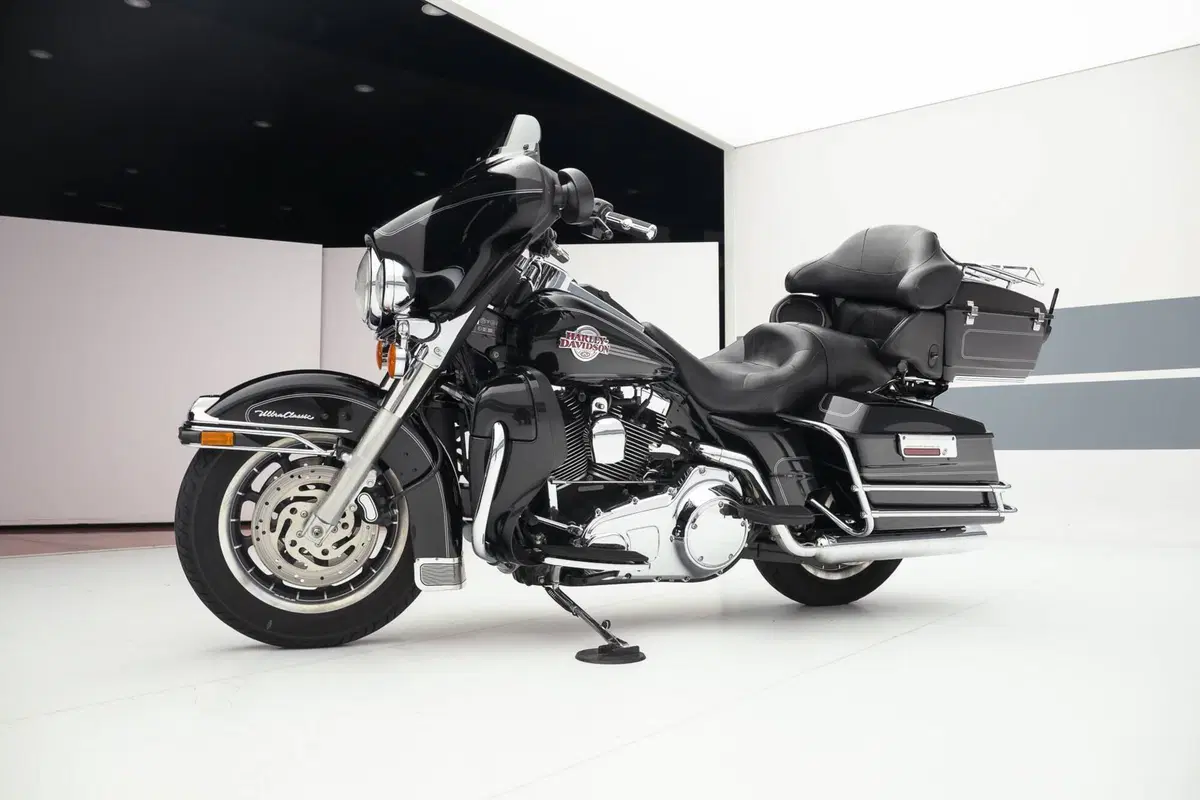 Harley-Davidson 1584 Electra Glide Ultra Classic (2007) - FLHTCU (4)