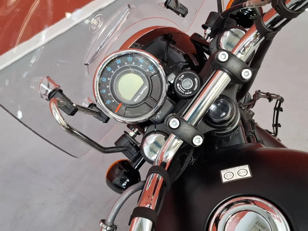 Royal Enfield Meteor 350 (2021 - 26) (9)