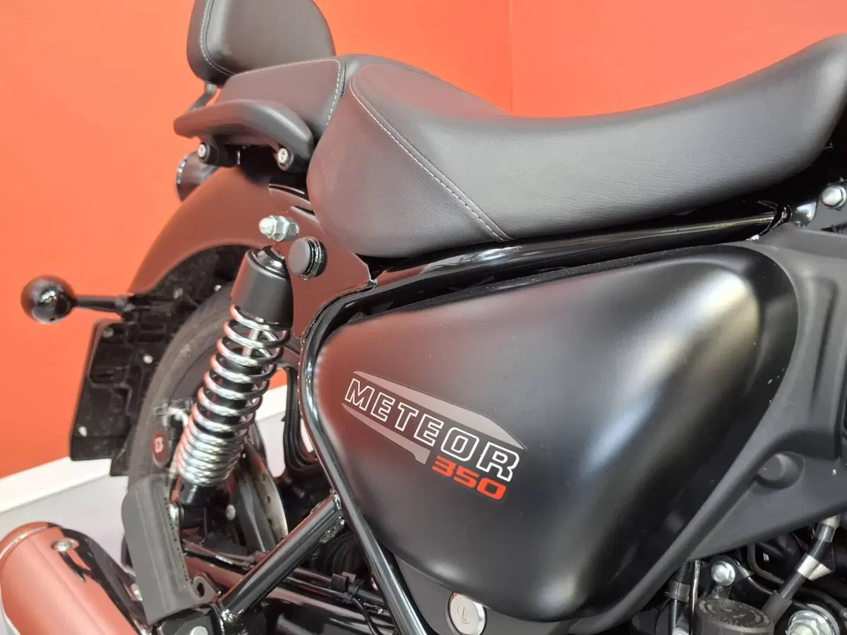 Royal Enfield Meteor 350 (2021 - 26) (10)