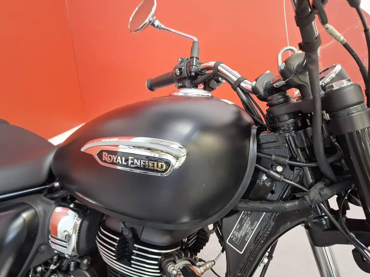 Royal Enfield Meteor 350 (2021 - 26) (11)