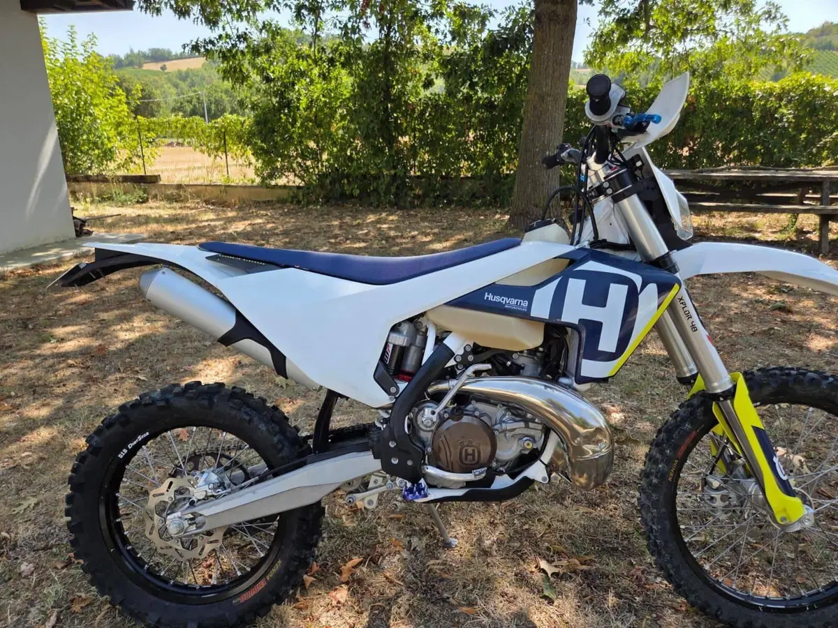 Husqvarna TE 250i (2018) (2)