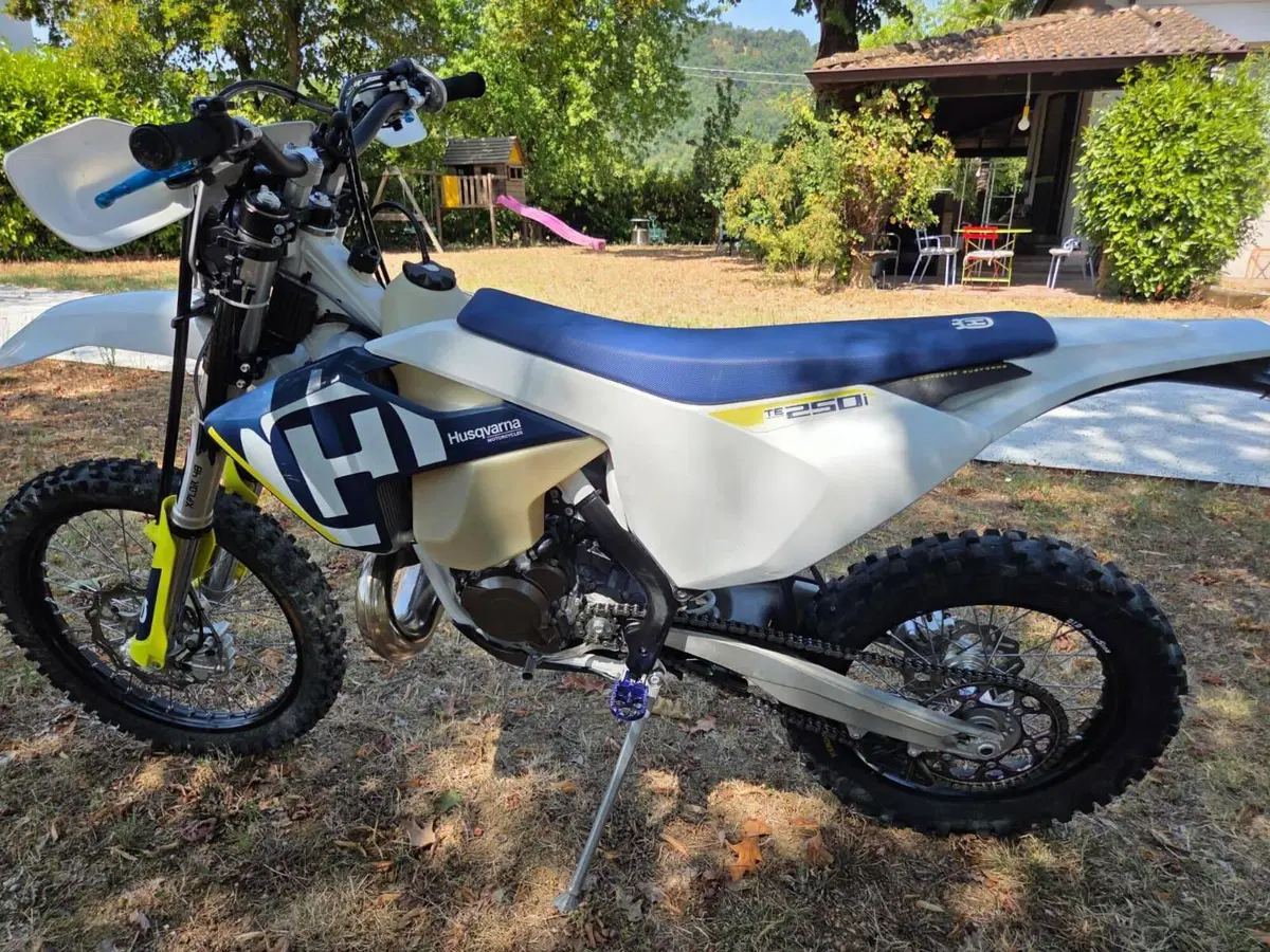 Husqvarna TE 250i (2018) (3)