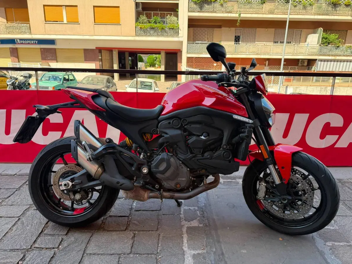 Ducati Monster 937 + (2021 - 25)