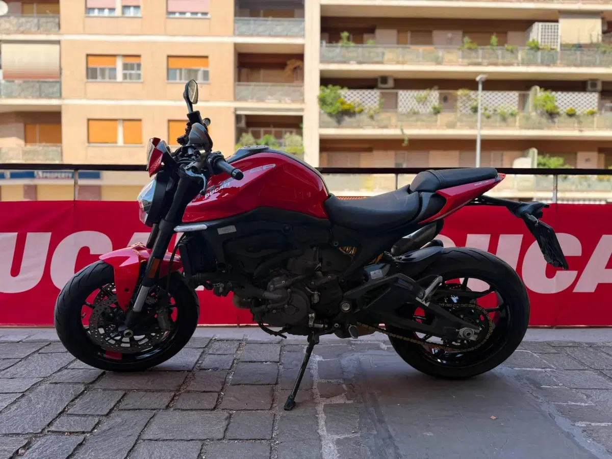 Ducati Monster 937 + (2021 - 25) (6)