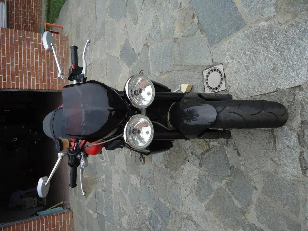 Triumph Street Triple R (2009 - 12) (2)