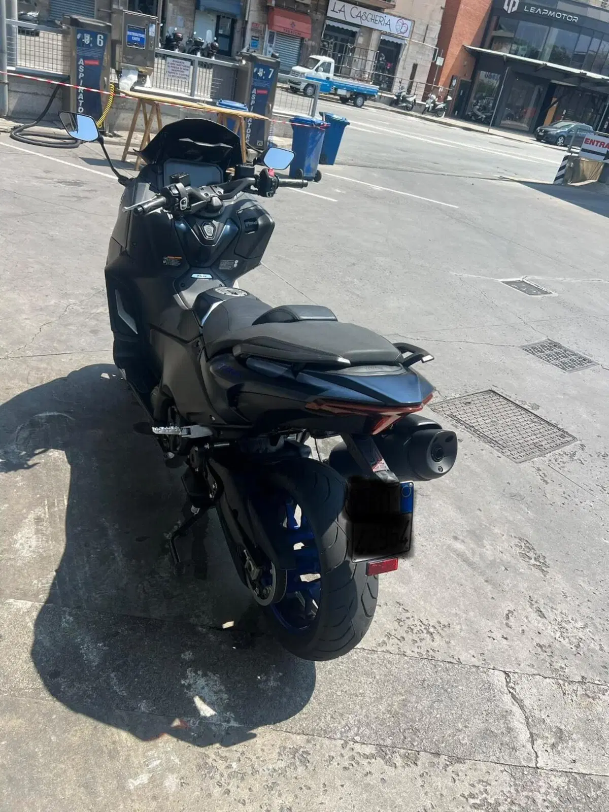 Yamaha T-Max 560 (2022 - 24) (4)