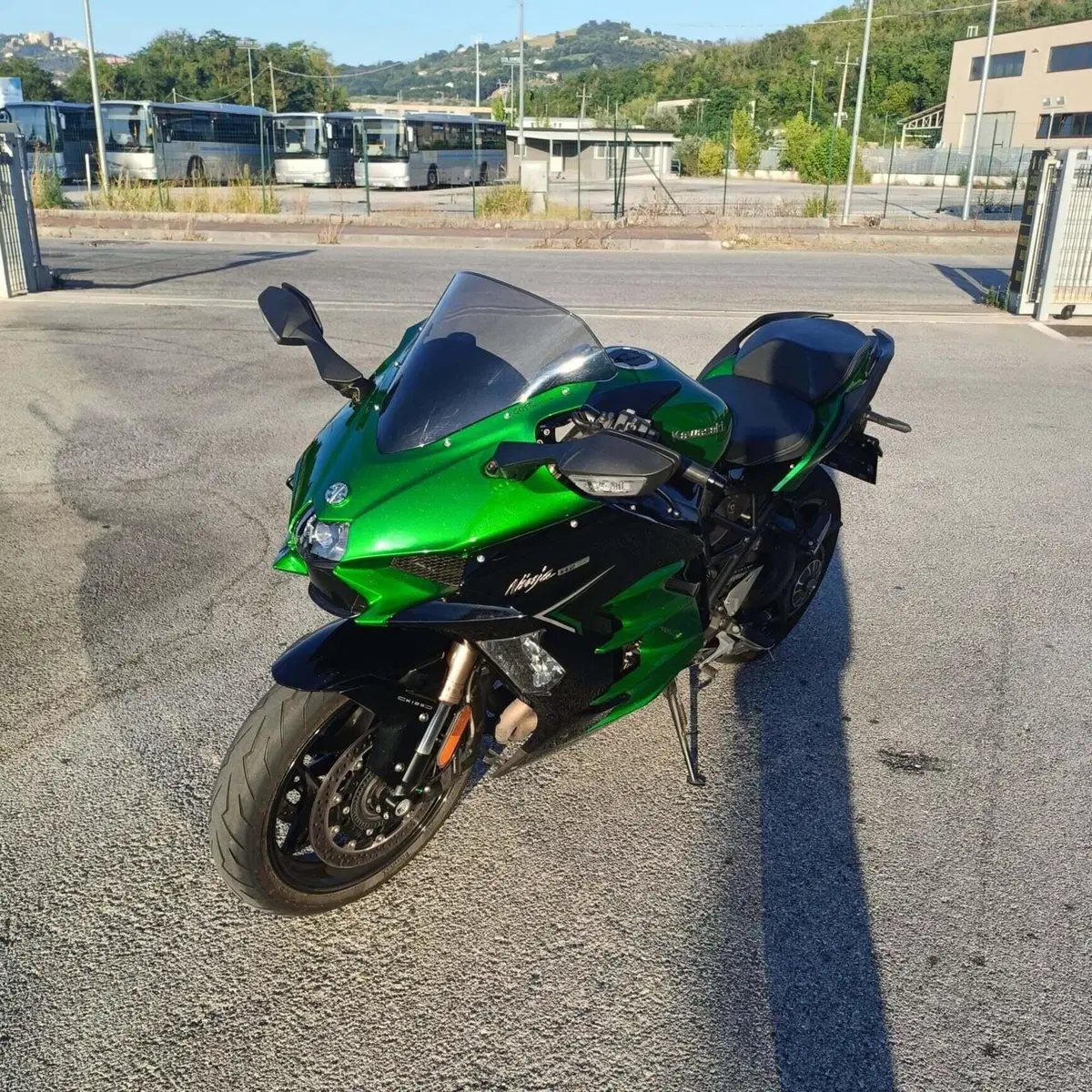Kawasaki Ninja H2 SX SE (2022) (2)