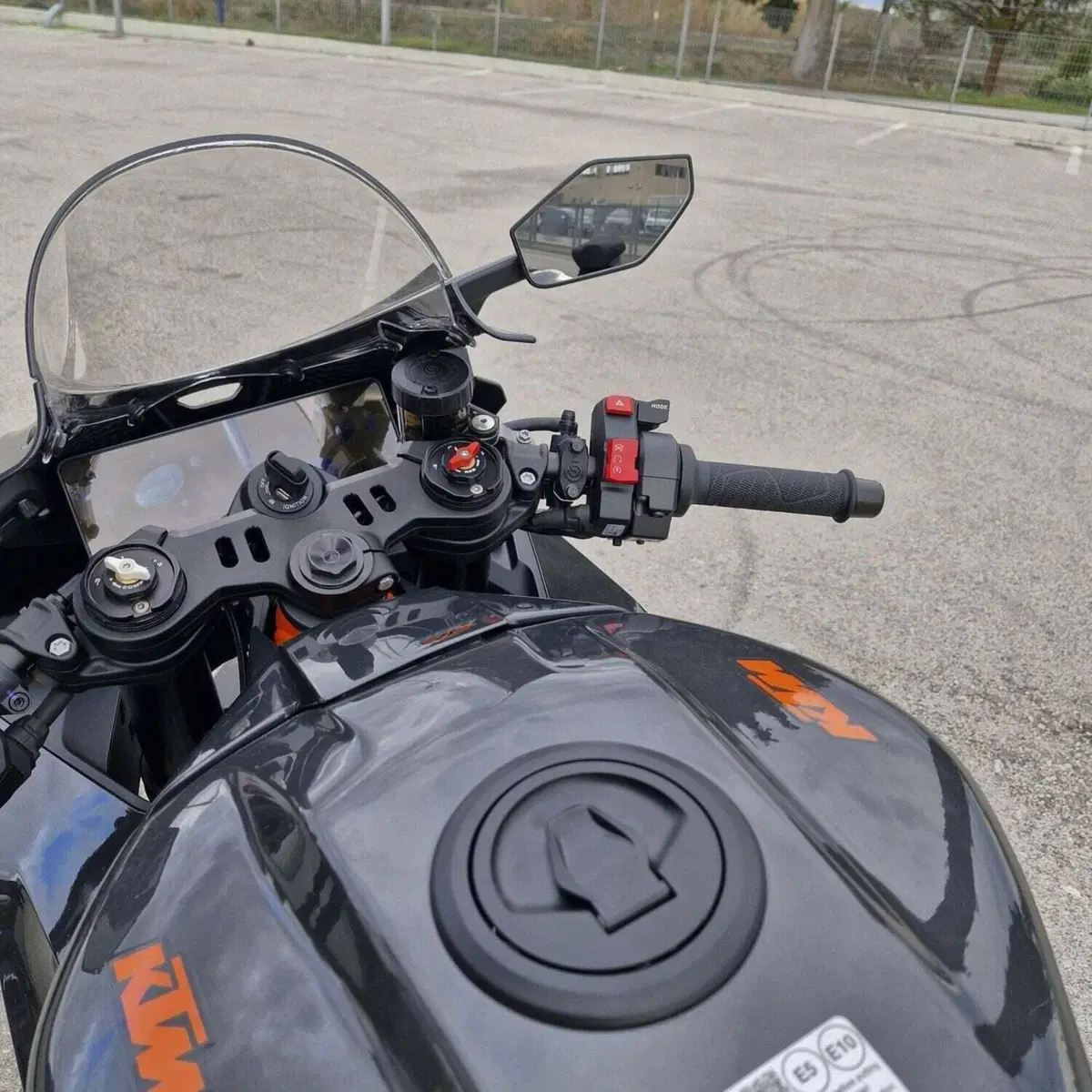 KTM 990 RC R (2026) (11)