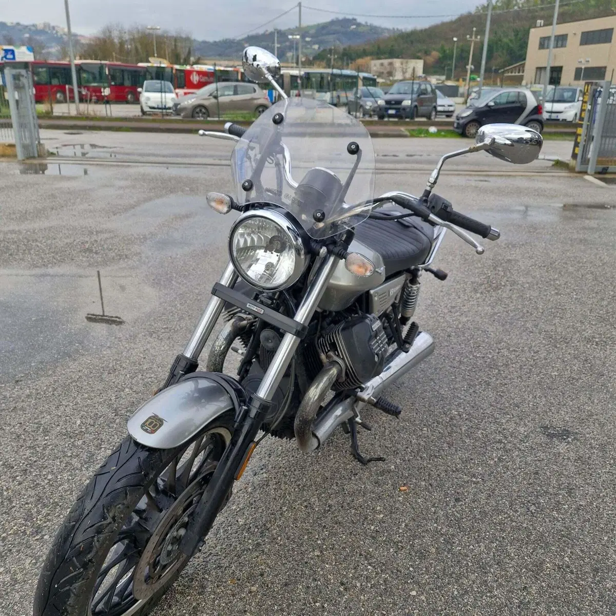 Moto Guzzi V9 Roamer (2021 - 24) (3)