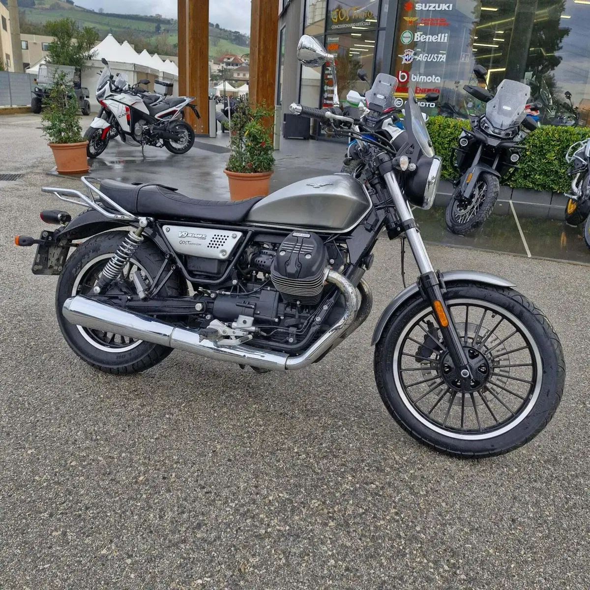 Moto Guzzi V9 Roamer (2021 - 24) (11)