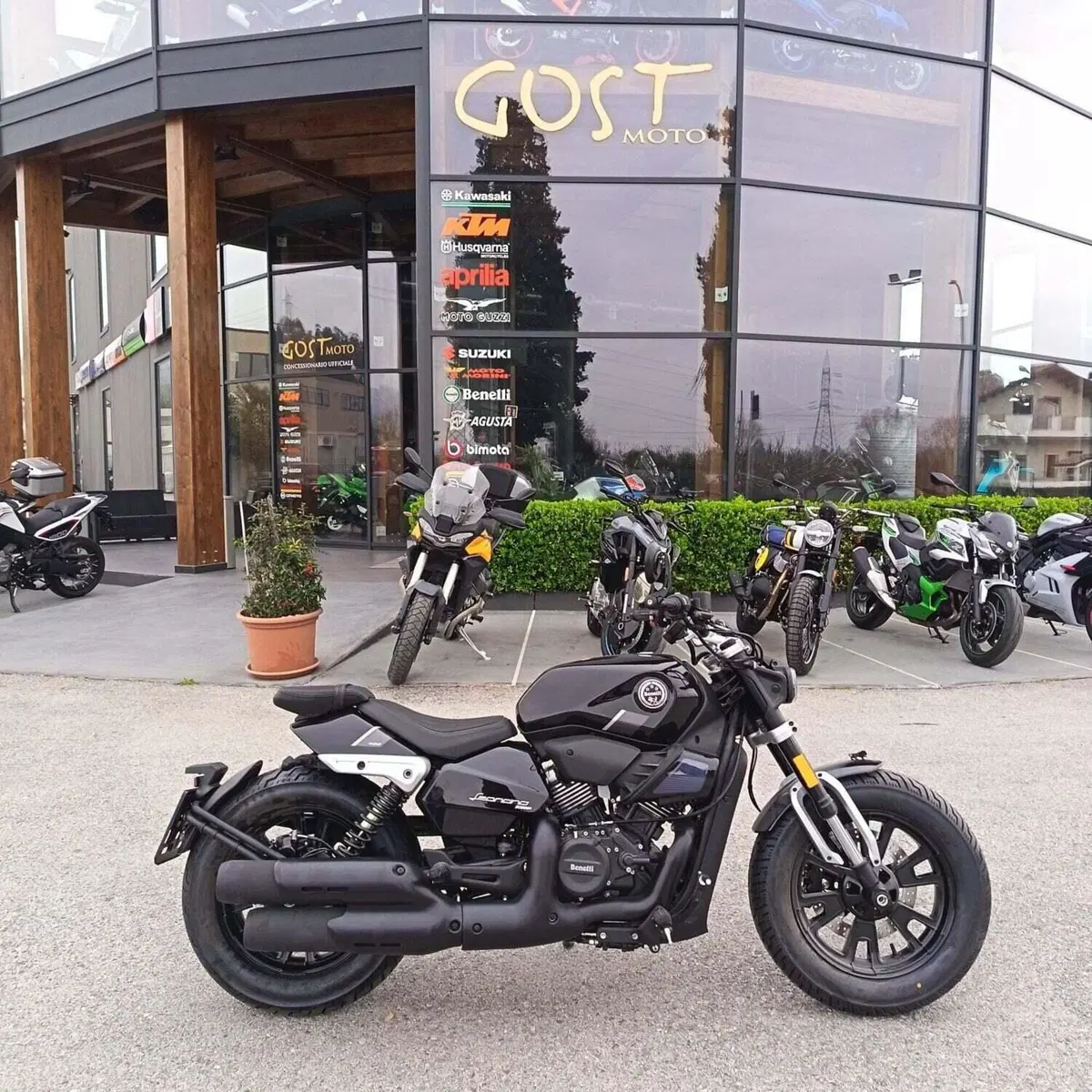 Benelli Leoncino 400 Bobber (2026) (2)