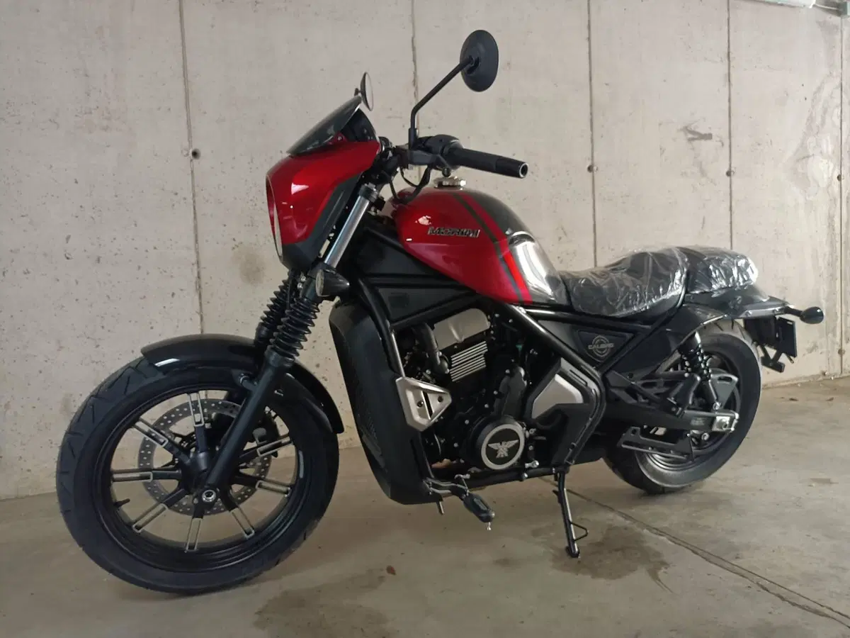 Moto Morini Calibro Custom (2024 - 26) (7)
