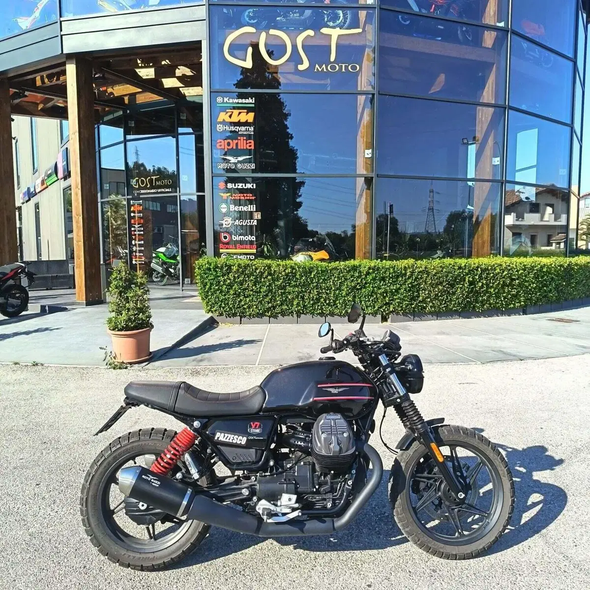 Moto Guzzi V7 Stone Special Edition (2022 - 25)