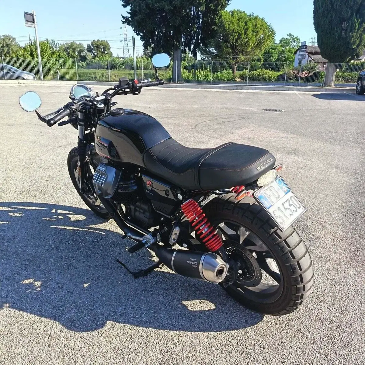 Moto Guzzi V7 Stone Special Edition (2022 - 25) (7)