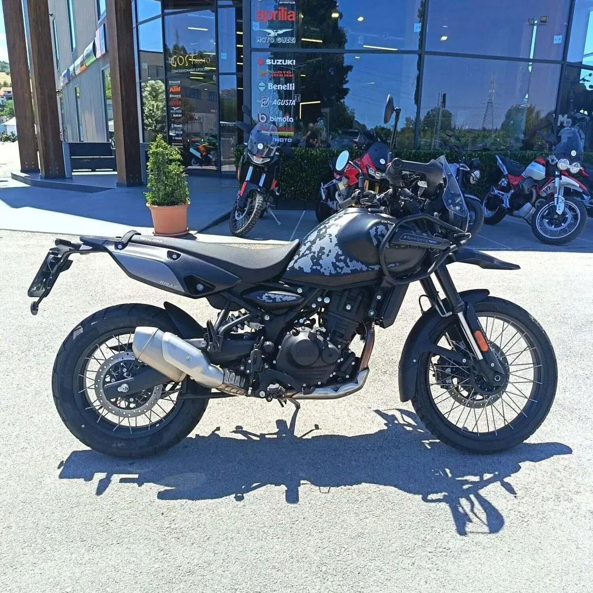 Royal Enfield Himalayan 450 Mana Black (2026) (3)
