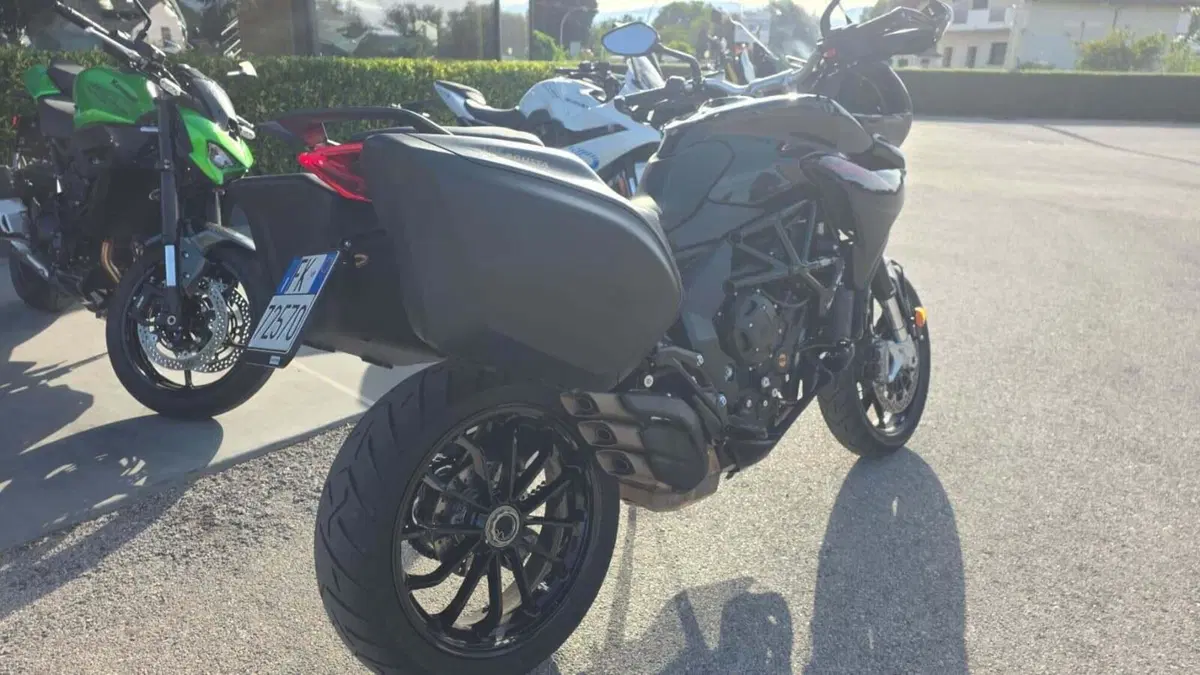MV Agusta Turismo Veloce 800 R (2023 - 26) (3)