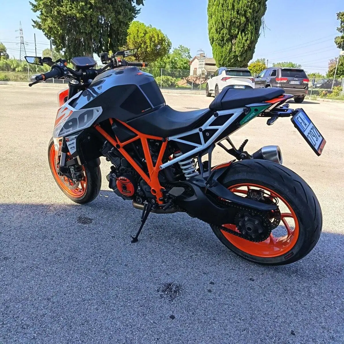 KTM 1290 Super Duke R (2019) (3)