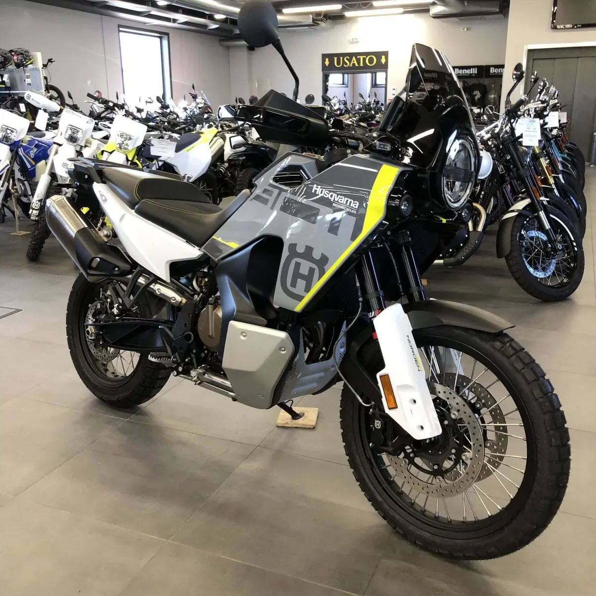 Husqvarna Norden 901 (2022 - 26) (2)