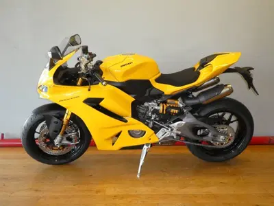 Ducati Panigale V2 S (2025 - 26) usata